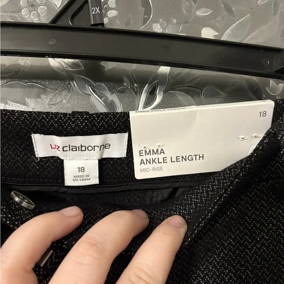 Liz Claiborne Black and White Textured Pants - Picture 5 of 5